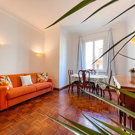 Daire Large House Near The Metro A - Ideal For 6 People In The Center Of Roma